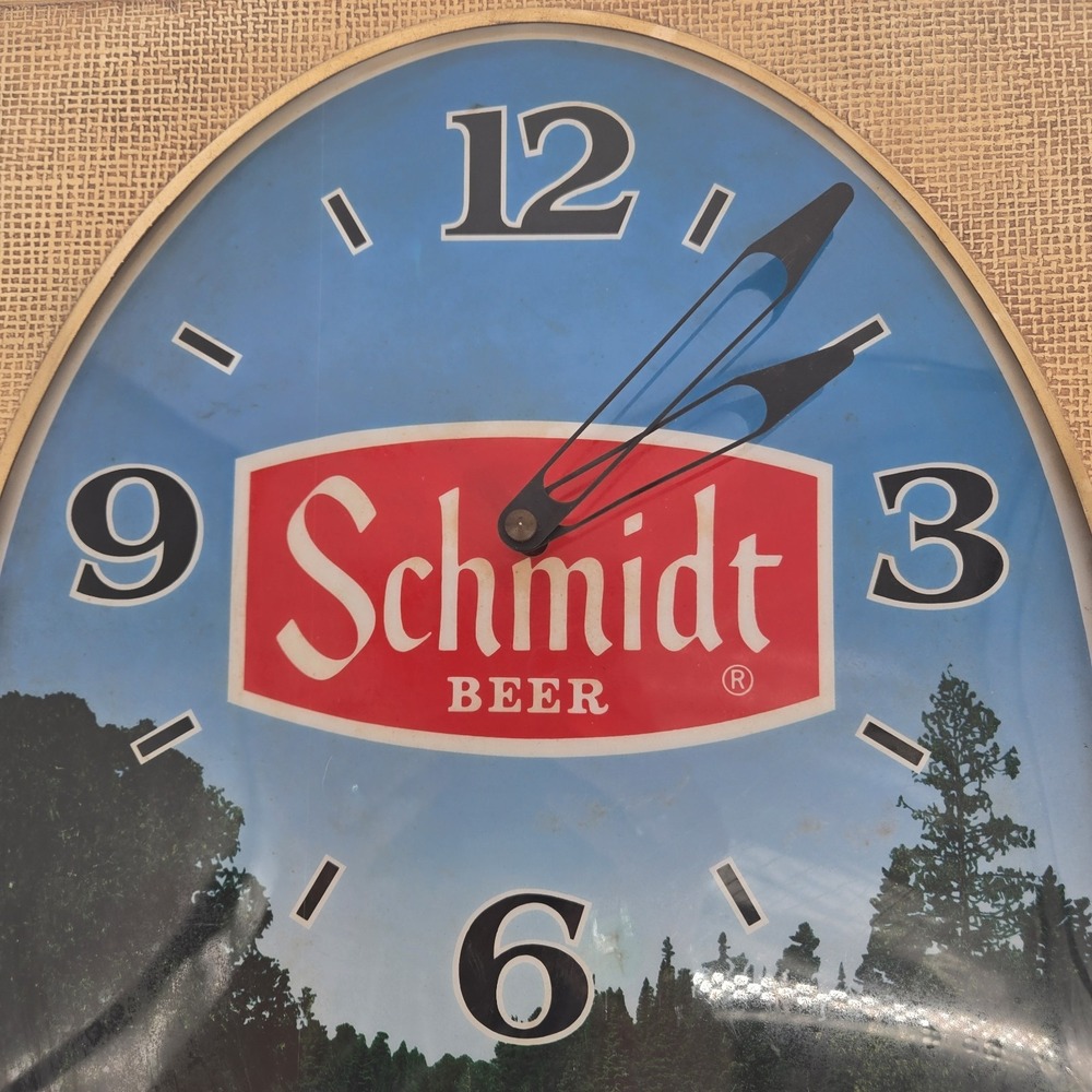 Vintage 1982 Schmidt Beer Lighted Wall Clock Sign G Heileman Embosograph Mancave - Picture 3 of 16